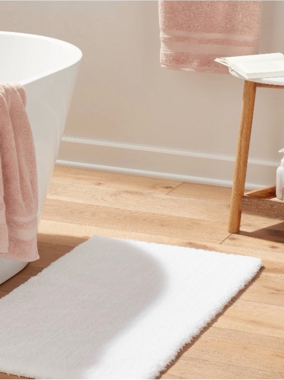 Spa Plush Non Skid White Bath Rug - Brand New